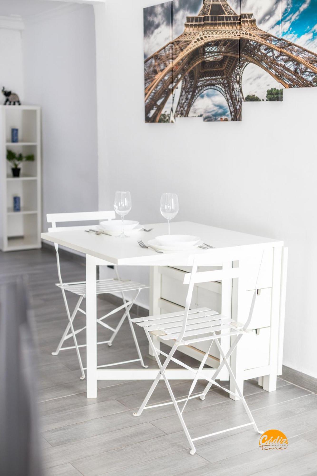 شقة Modern Haven Loft By Cadiz Time المظهر الخارجي الصورة